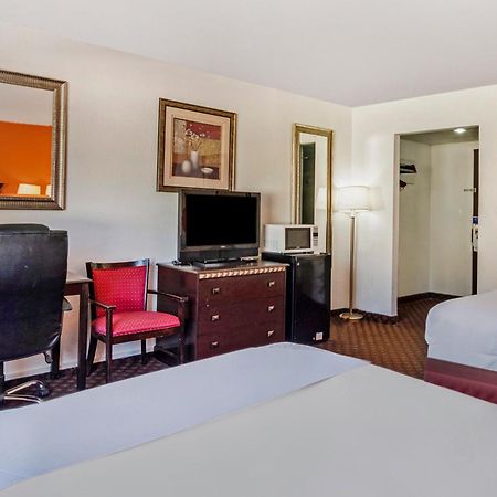 Oyo Townhouse Dodge City Ks Luaran gambar