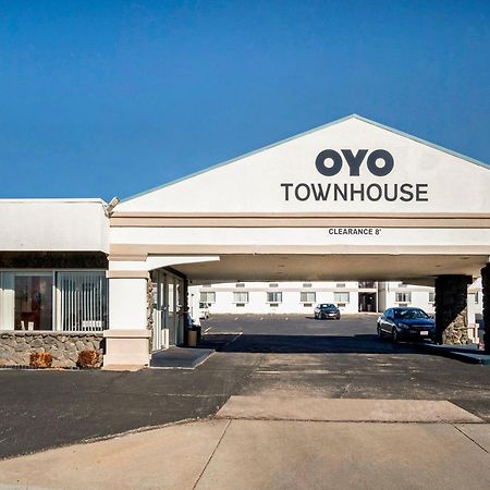 Oyo Townhouse Dodge City Ks Luaran gambar