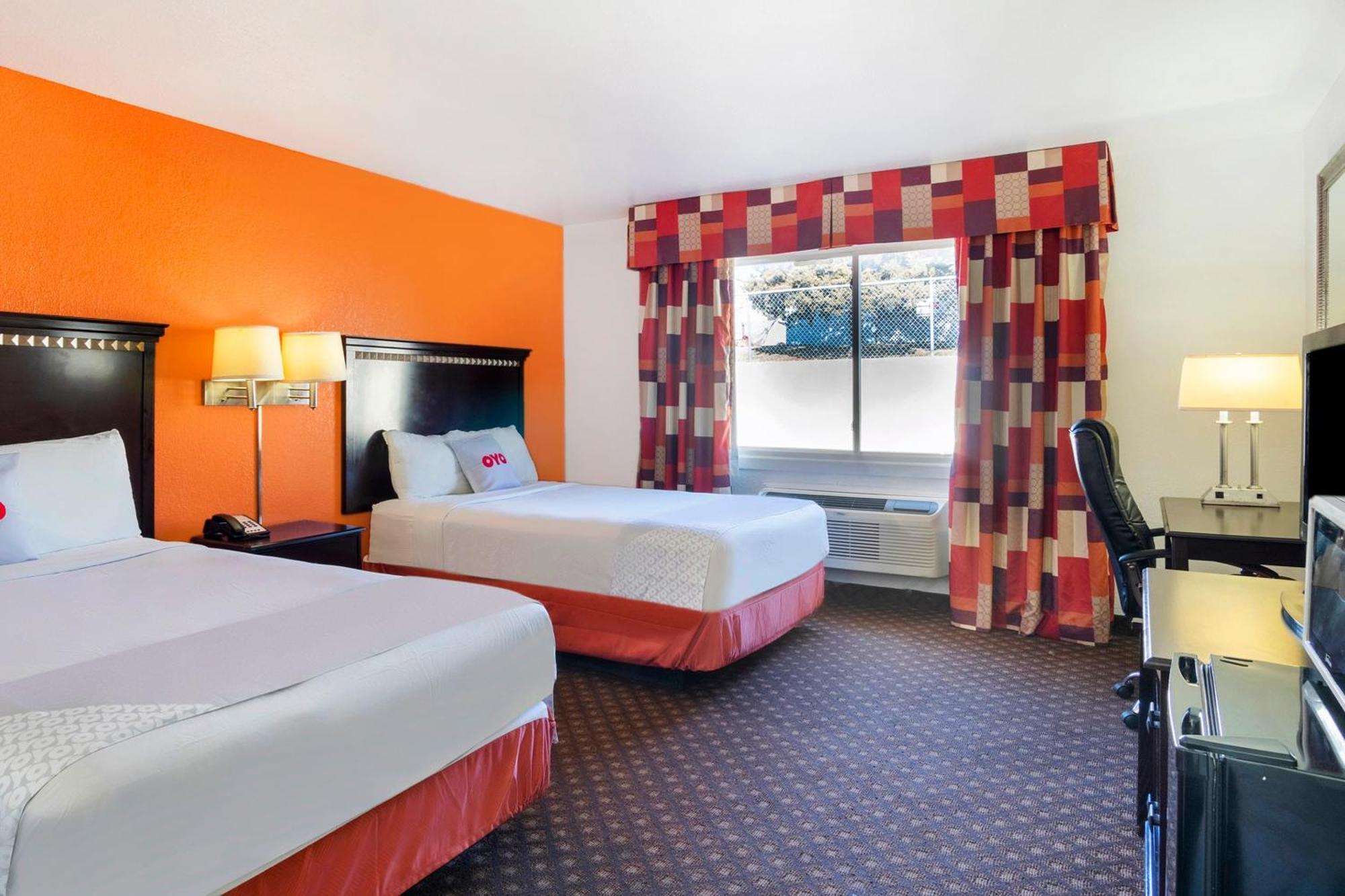 Oyo Townhouse Dodge City Ks Luaran gambar