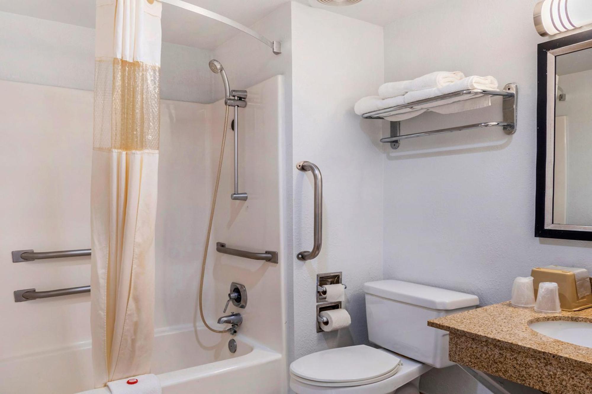 Oyo Townhouse Dodge City Ks Luaran gambar