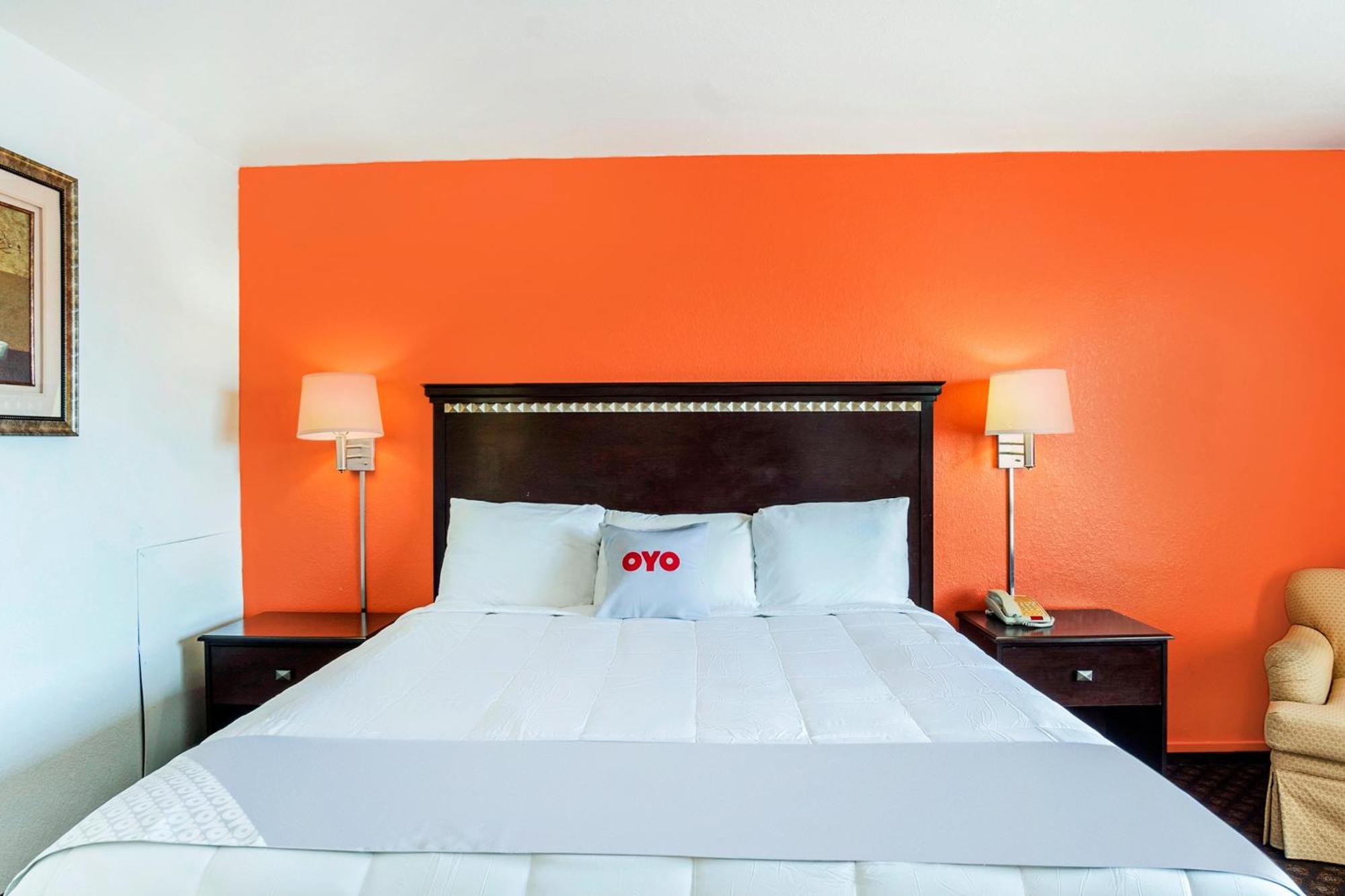 Oyo Townhouse Dodge City Ks Luaran gambar