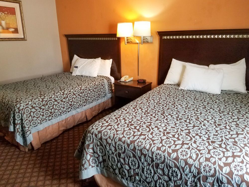 Oyo Townhouse Dodge City Ks Luaran gambar