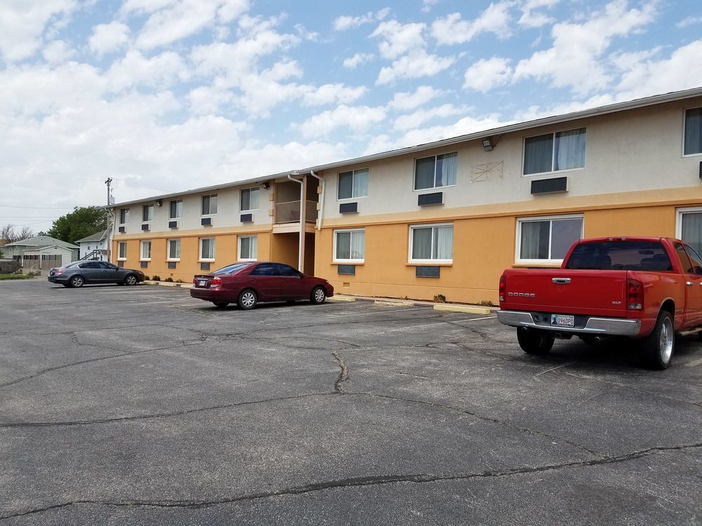 Oyo Townhouse Dodge City Ks Luaran gambar
